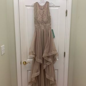 Women’s/Junior’s formal/prom dress.